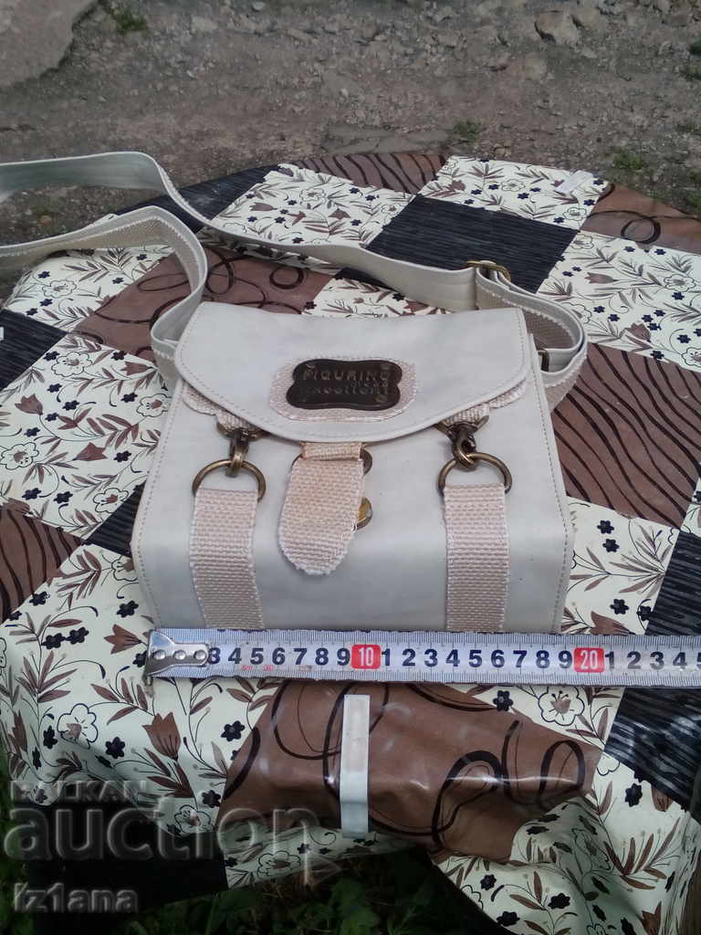 Delivery of Handbag Delivery of Handbag