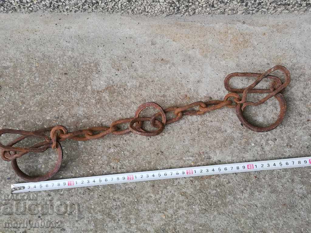 Delivery of Pair of buckles, shackles, chain, wrought iron Delivery of Pair of buckles, shackles, chain, wrought iron