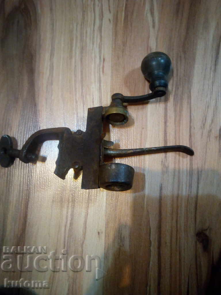 Машинка за пълнене на патрони с цена € 25.55 | 49.97 лв.