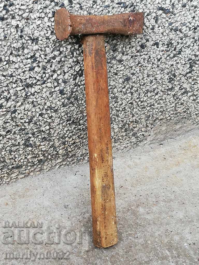 Old hammer hammer, wooden, wrought iron, barrel with price 31.00 BGN | € 15.85 Old hammer hammer, wooden, wrought iron, barrel with price 31.00 BGN | € 15.85