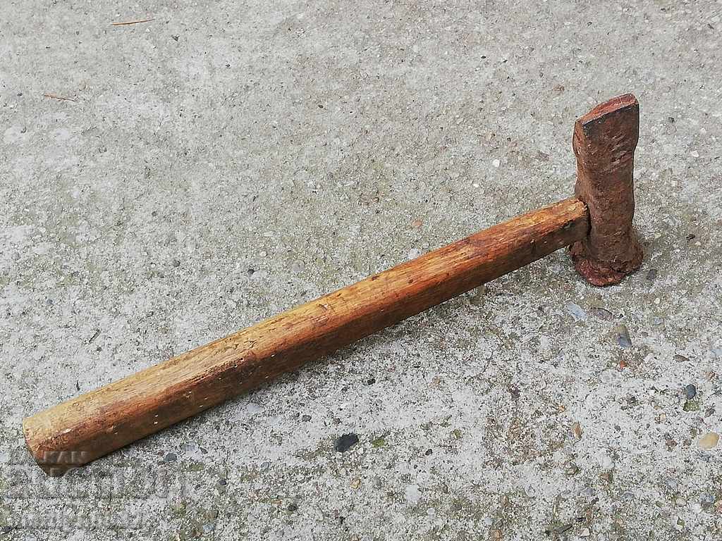 Auction Old hammer hammer, wooden, wrought iron, barrel Auction Old hammer hammer, wooden, wrought iron, barrel