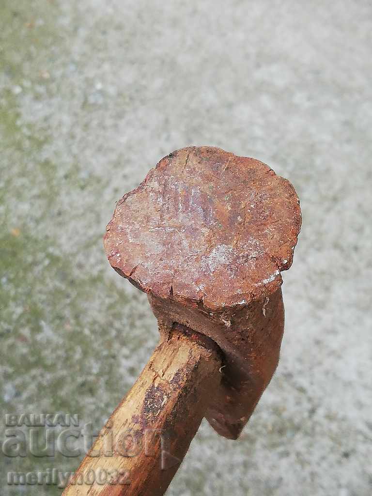 Delivery of Old hammer hammer, wooden, wrought iron, barrel Delivery of Old hammer hammer, wooden, wrought iron, barrel