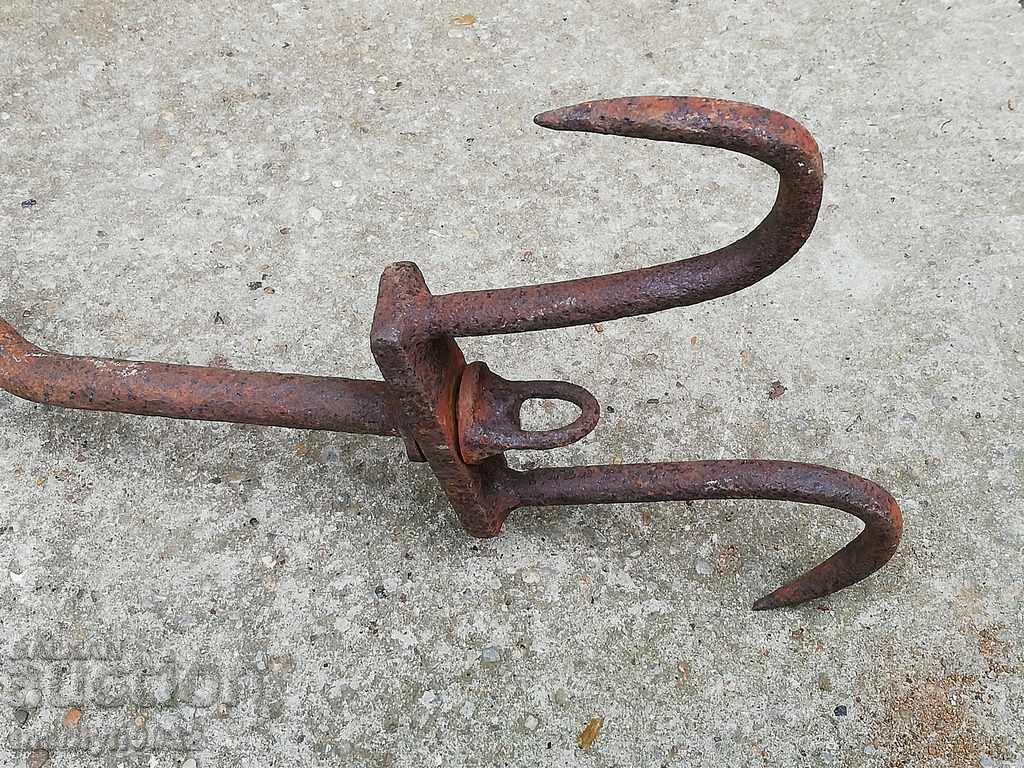 cârlig antic forjate pentru jupuirea cârlig dublu cu preț 37.00 BGN | € 18.92