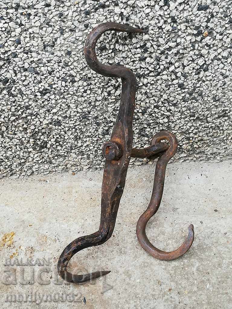 Auction An old forged scraping hook, double twin Auction An old forged scraping hook, double twin