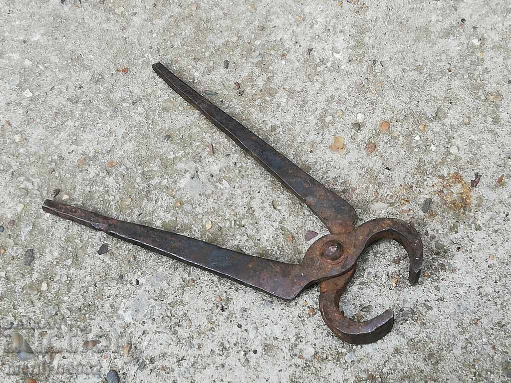 Ancient primitive crumpled keretten pliers in the 20th century - 6 Ancient primitive crumpled keretten pliers in the 20th century - 6