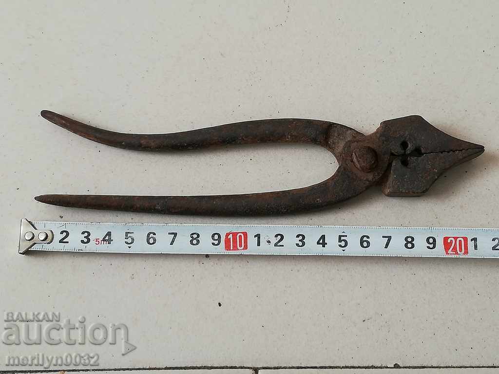Auction Old master pliers, scraper, tool Auction Old master pliers, scraper, tool