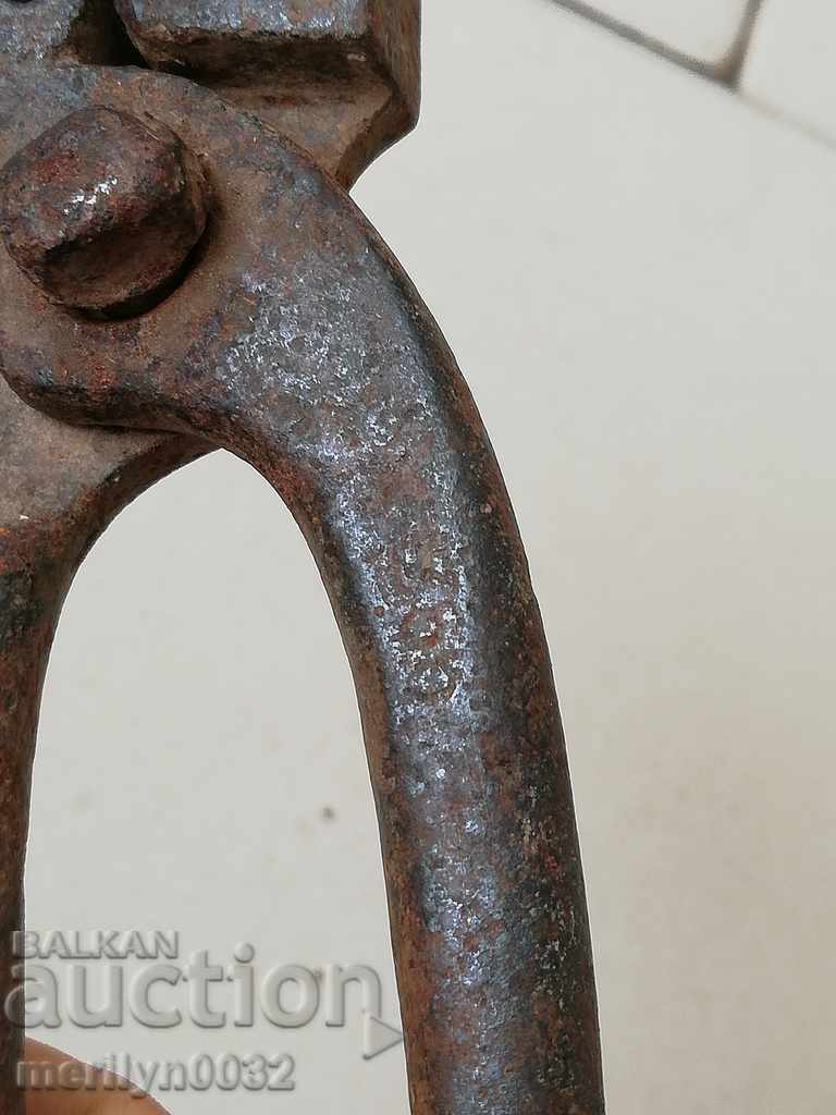 Delivery of Old master pliers, scraper, tool Delivery of Old master pliers, scraper, tool