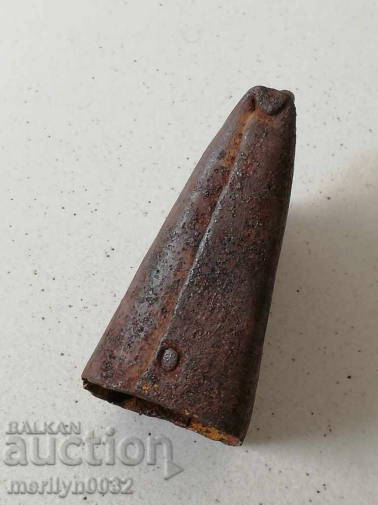 Delivery of Old clapper, chan, bell