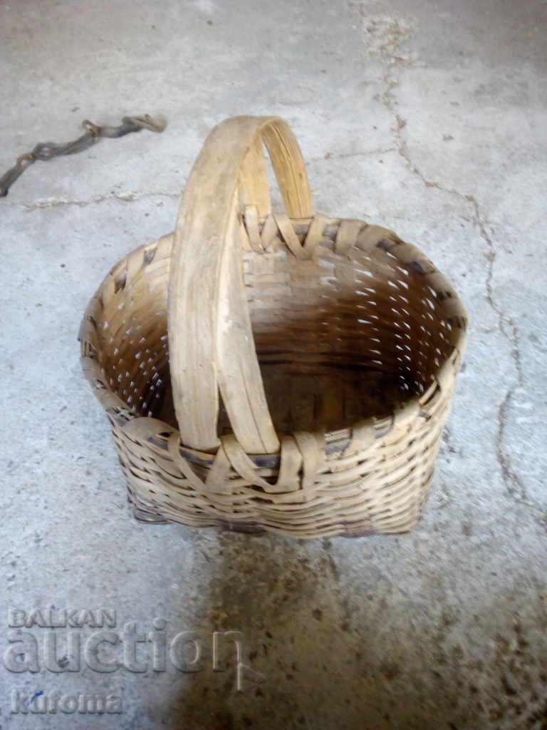 Плетена кошница