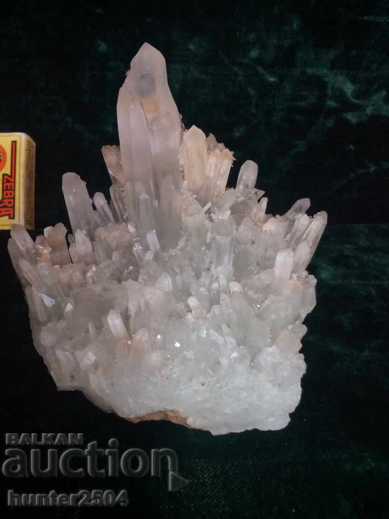 CUARȚ mineral natural cu dimensiunea de 100x100 mm