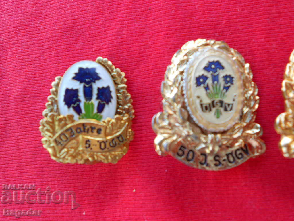 Collection of old badges with price 60.00 BGN | € 30.68 Collection of old badges with price 60.00 BGN | € 30.68