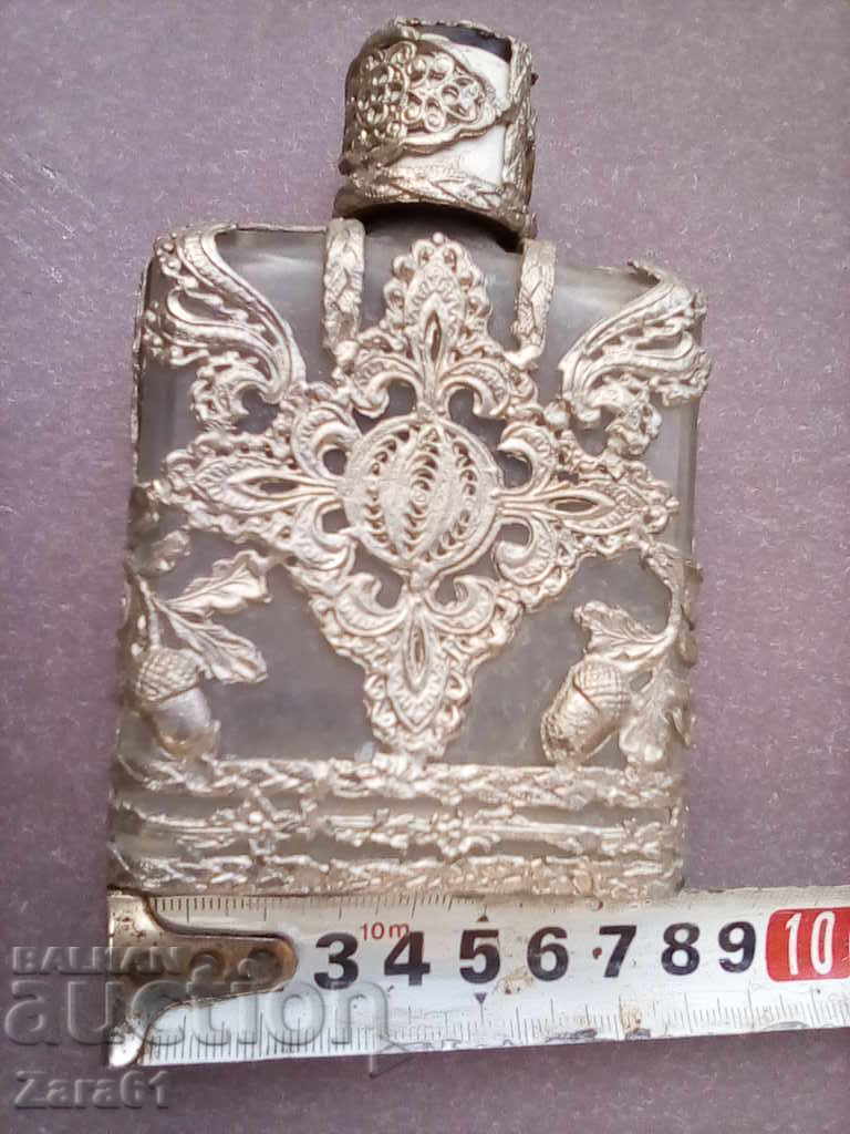 Delivery of An old bottle of perfume Delivery of An old bottle of perfume