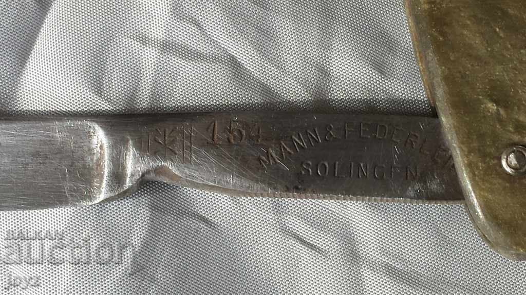 Razor Mannos Solingen 154 Mann & Federlein + box with price 30.00 BGN | € 15.34 Razor Mannos Solingen 154 Mann & Federlein + box with price 30.00 BGN | € 15.34