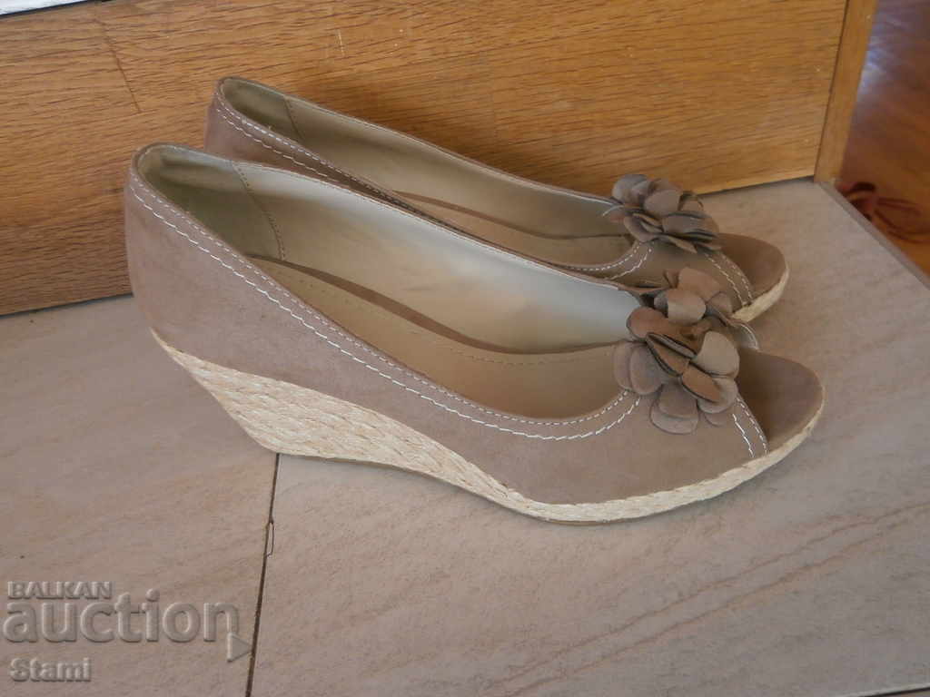 Delivery of New Women's Graceland Shoes Size 38 Delivery of New Women's Graceland Shoes Size 38