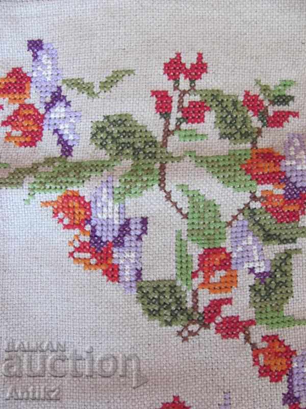 Παράδοση Παλιό χέρι κεντημένο γκοβέλινο και τσάντα