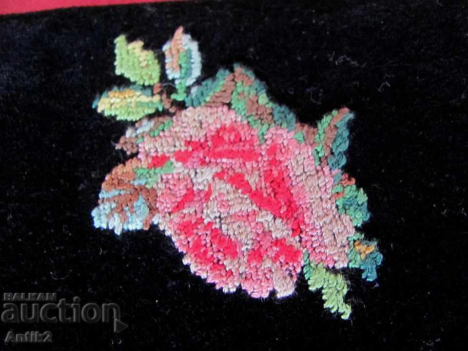 Κεντημένη στο χέρι γυναικεία τσάντα του 19ου αιώνα, τσαντάκι με τιμή 9.00 BGN | € 4.60 Κεντημένη στο χέρι γυναικεία τσάντα του 19ου αιώνα, τσαντάκι με τιμή 9.00 BGN | € 4.60