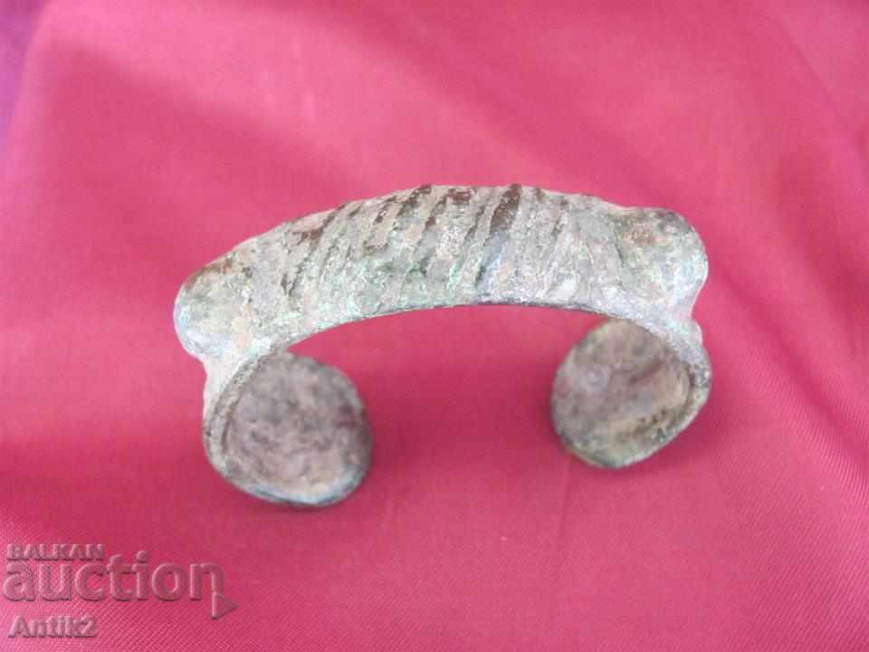 Licitație Secolul al 19-lea brățară turcească islamică otomană din bronz pentru femei Licitație Secolul al 19-lea brățară turcească islamică otomană din bronz pentru femei