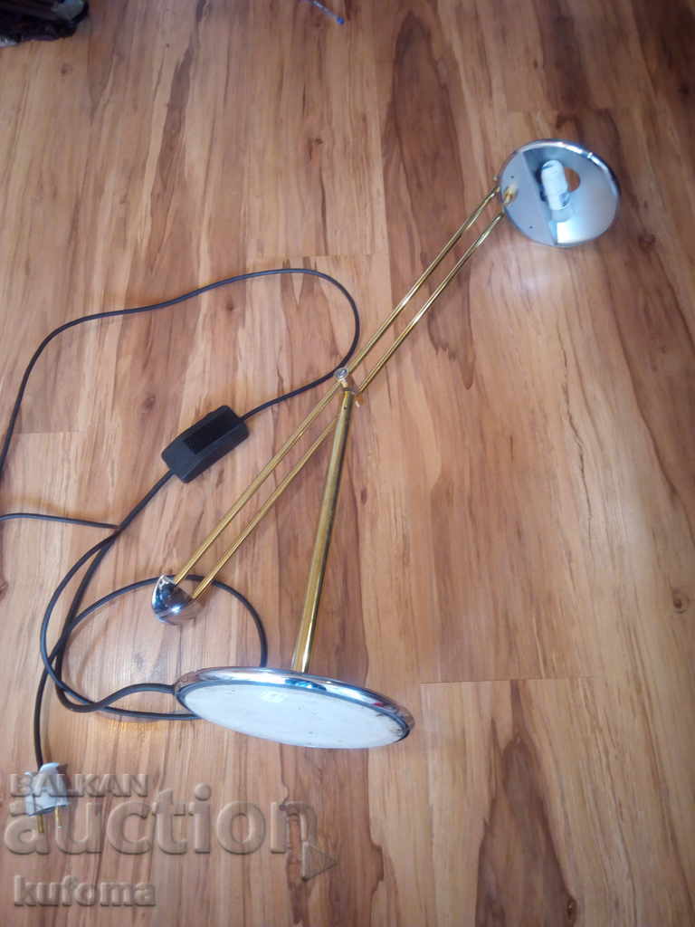 Δημοπρασία Όμορφη λάμπα ανάγνωσης Δημοπρασία Όμορφη λάμπα ανάγνωσης