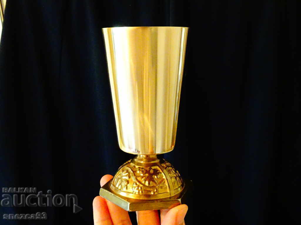 Delivery of Bronze wine glass 350 ml., vines, grapes Delivery of Bronze wine glass 350 ml., vines, grapes