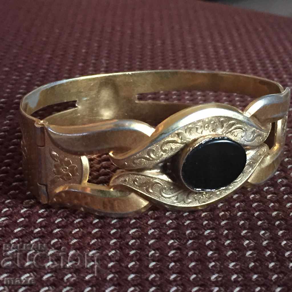 ИНТЕРЕСНА ГРИВНА С КАМЪК с цена 33.00 лв. | € 16.87 ИНТЕРЕСНА ГРИВНА С КАМЪК с цена 33.00 лв. | € 16.87