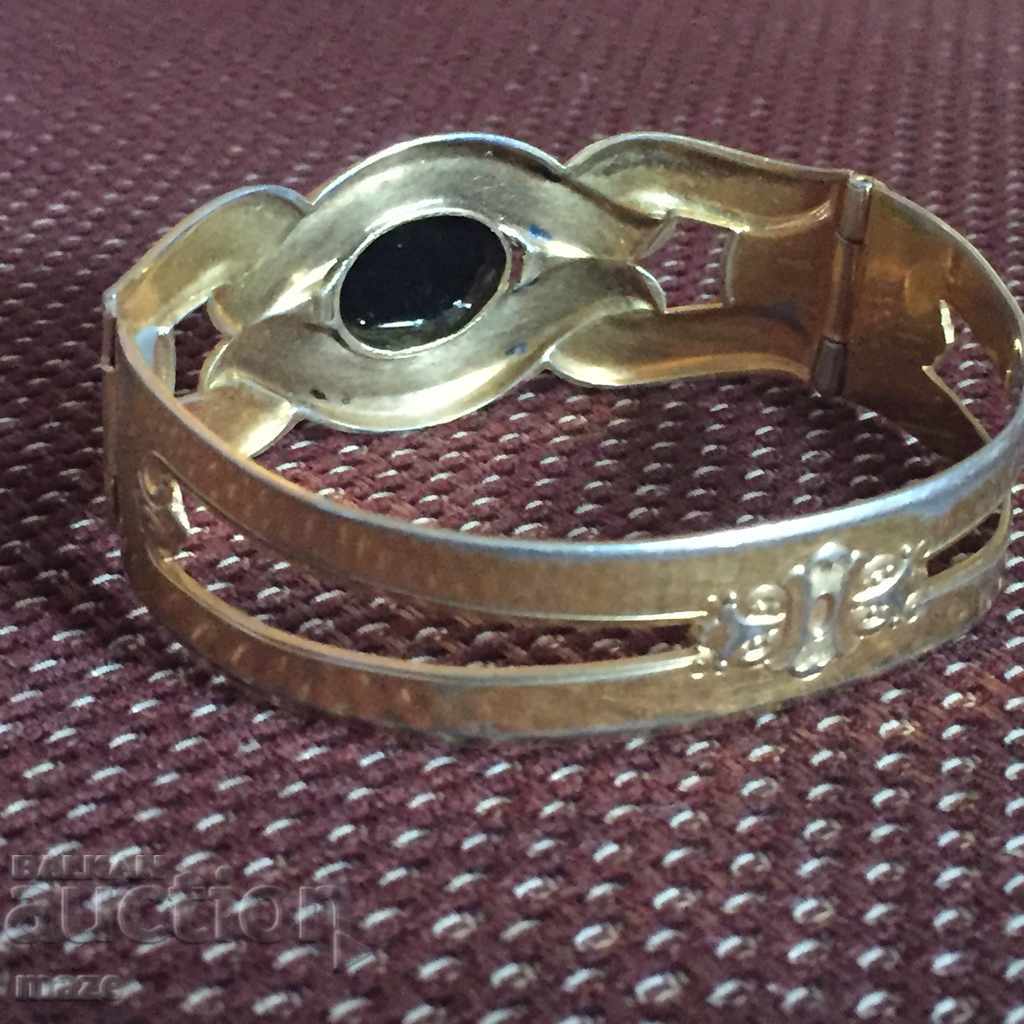 Аукцион ИНТЕРЕСНА ГРИВНА С КАМЪК Аукцион ИНТЕРЕСНА ГРИВНА С КАМЪК