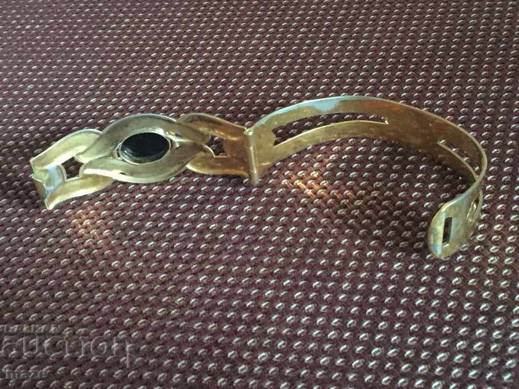 ИНТЕРЕСНА ГРИВНА С КАМЪК - 5 ИНТЕРЕСНА ГРИВНА С КАМЪК - 5