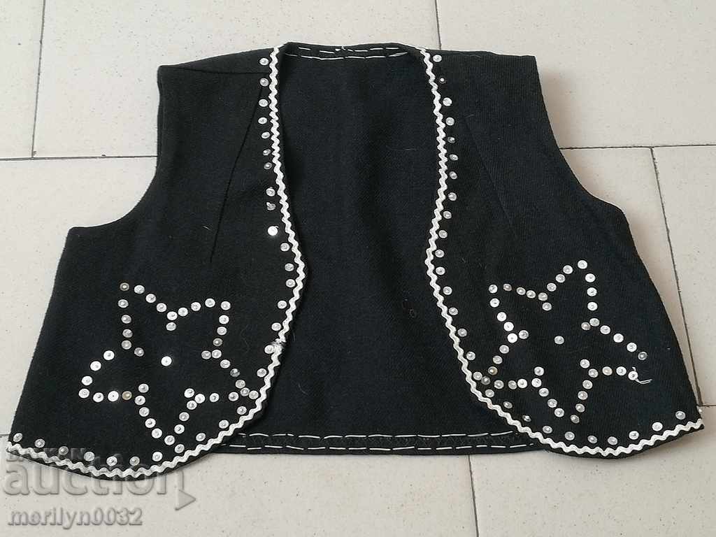 Delivery of Children's embroidered shirt with vest, traditional dress, clothing Delivery of Children's embroidered shirt with vest, traditional dress, clothing