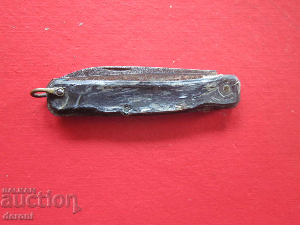 Delivery of An old blade knife