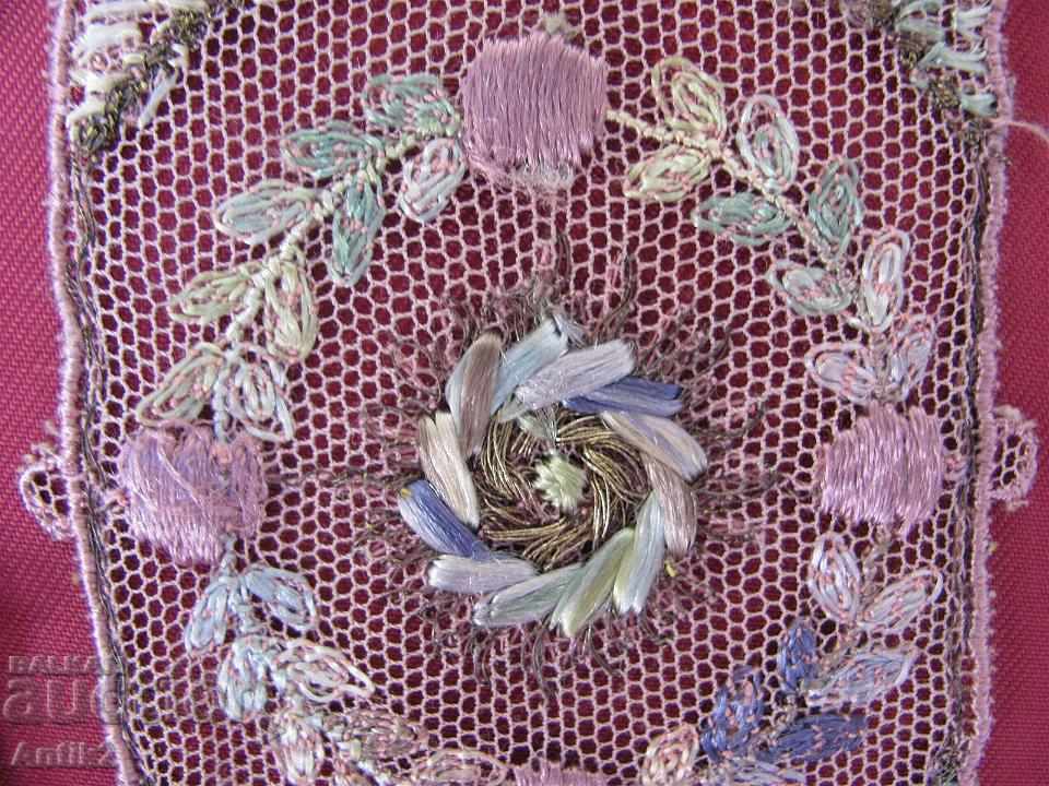 19th Century Hand Sheet Cover, Box & Lace - 7 19th Century Hand Sheet Cover, Box & Lace - 7