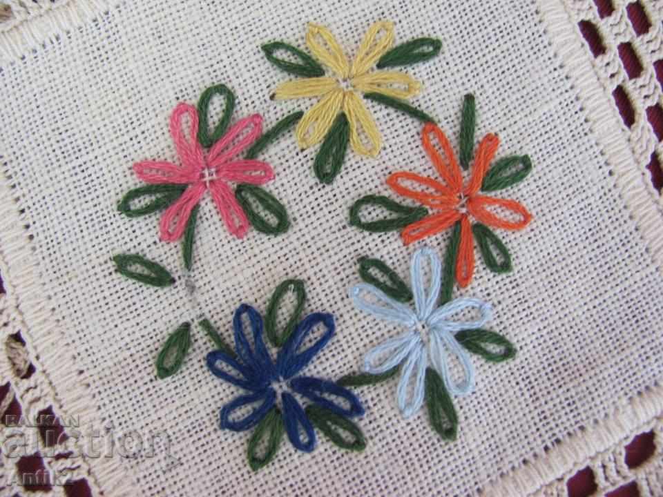 Old Table Cover Kare, Tishleifer - 6 Old Table Cover Kare, Tishleifer - 6