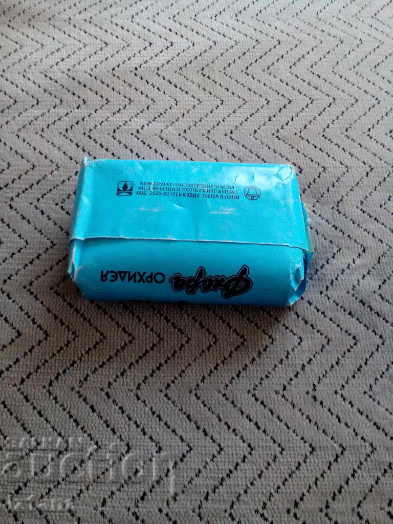 Flora veche de săpun de orhidee cu preț 15.00 BGN | € 7.67 Flora veche de săpun de orhidee cu preț 15.00 BGN | € 7.67