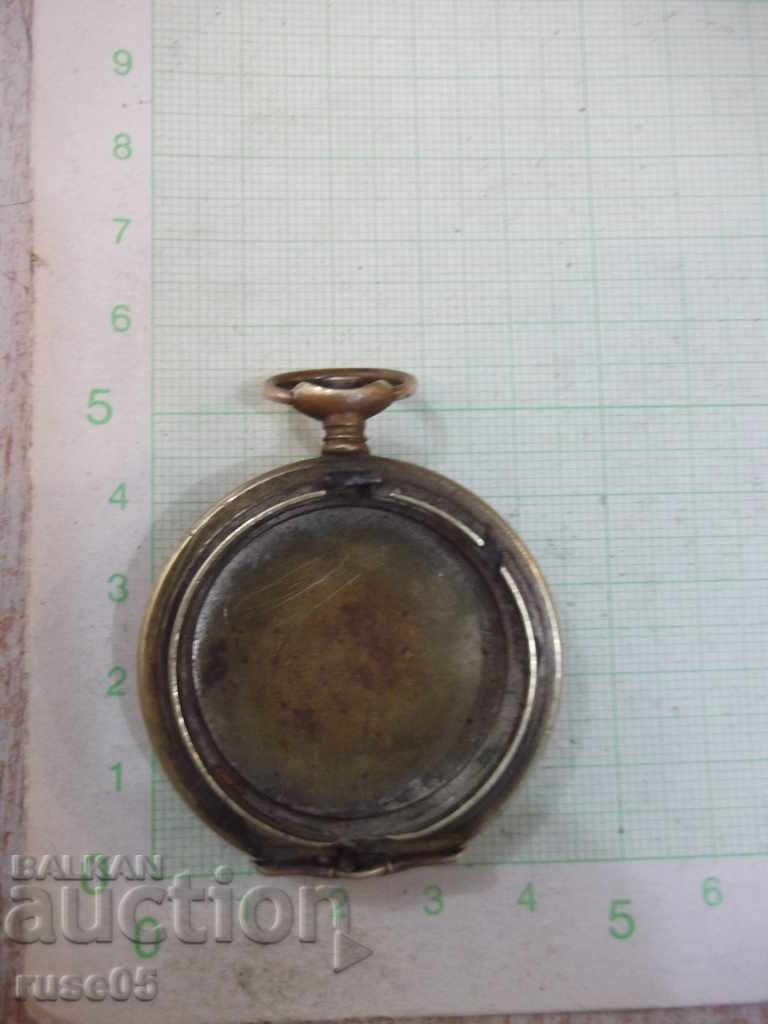 Παλιά θήκη ρολογιών τσεπών με τιμή 50.00 BGN | € 25.56 Παλιά θήκη ρολογιών τσεπών με τιμή 50.00 BGN | € 25.56