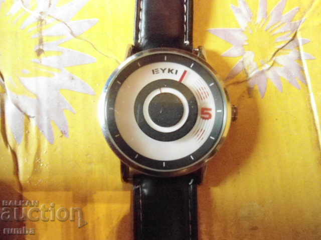 Delivery of Eyki Circle White