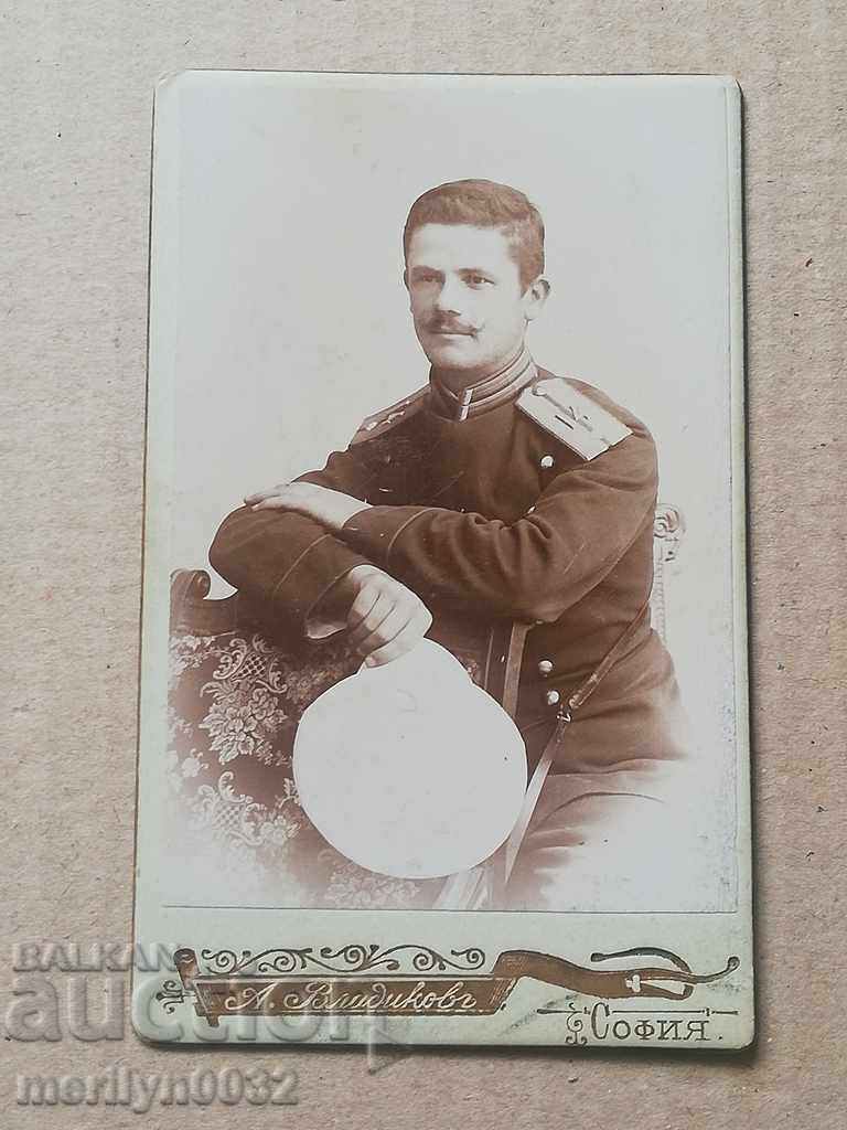 Снимка на български офицер