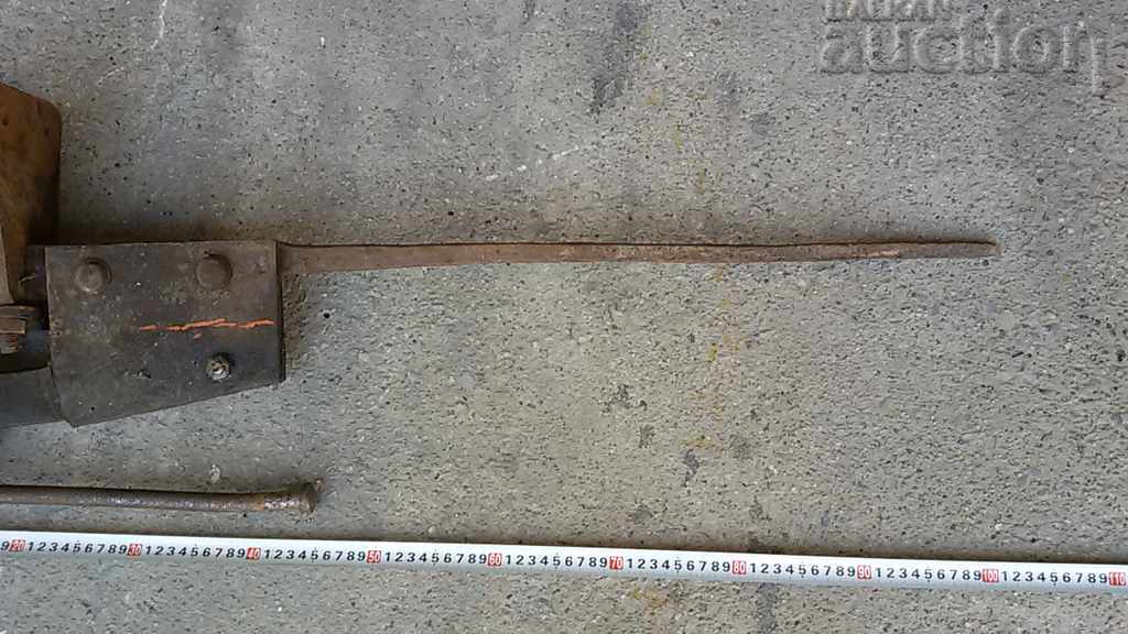 old Renaissance forge vise clamps - 5