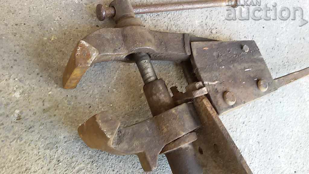 old Renaissance forge vise clamps - 7