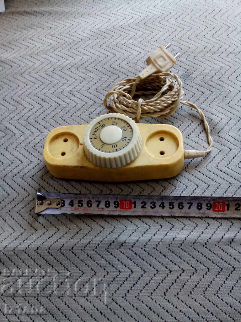 Стар разклонител с таймер с цена 20.00 лв. | € 10.23 Стар разклонител с таймер с цена 20.00 лв. | € 10.23