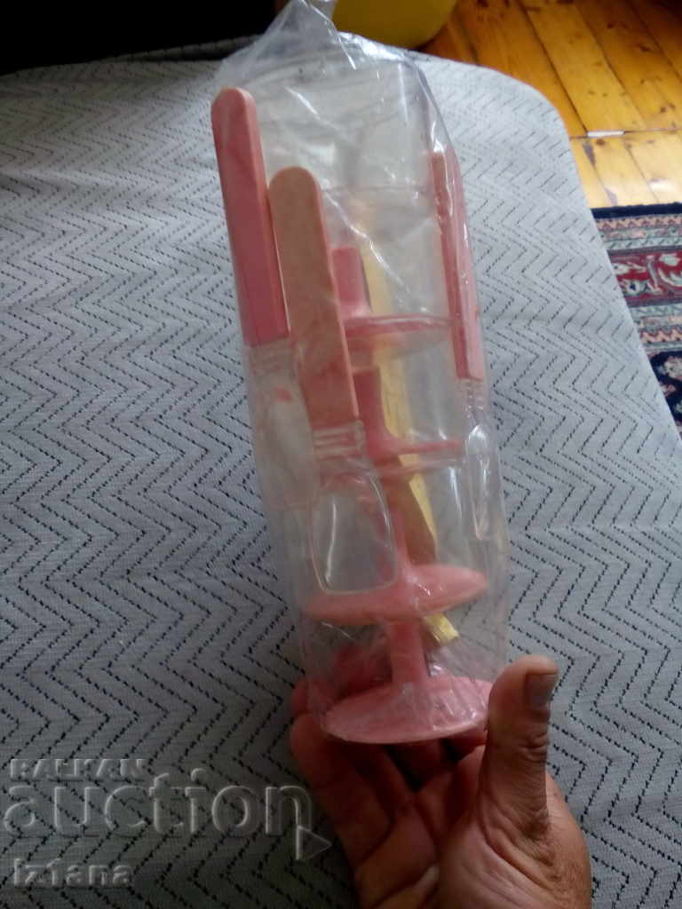 Παλιά φλιτζάνια παγωτού με τιμή 20.00 BGN | € 10.23 Παλιά φλιτζάνια παγωτού με τιμή 20.00 BGN | € 10.23