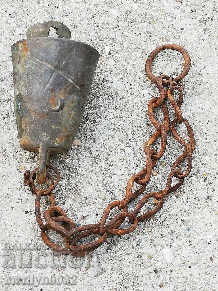 Old bronze vat, bell, clapper, bell with price € 58.57 | 114.55 BGN Old bronze vat, bell, clapper, bell with price € 58.57 | 114.55 BGN