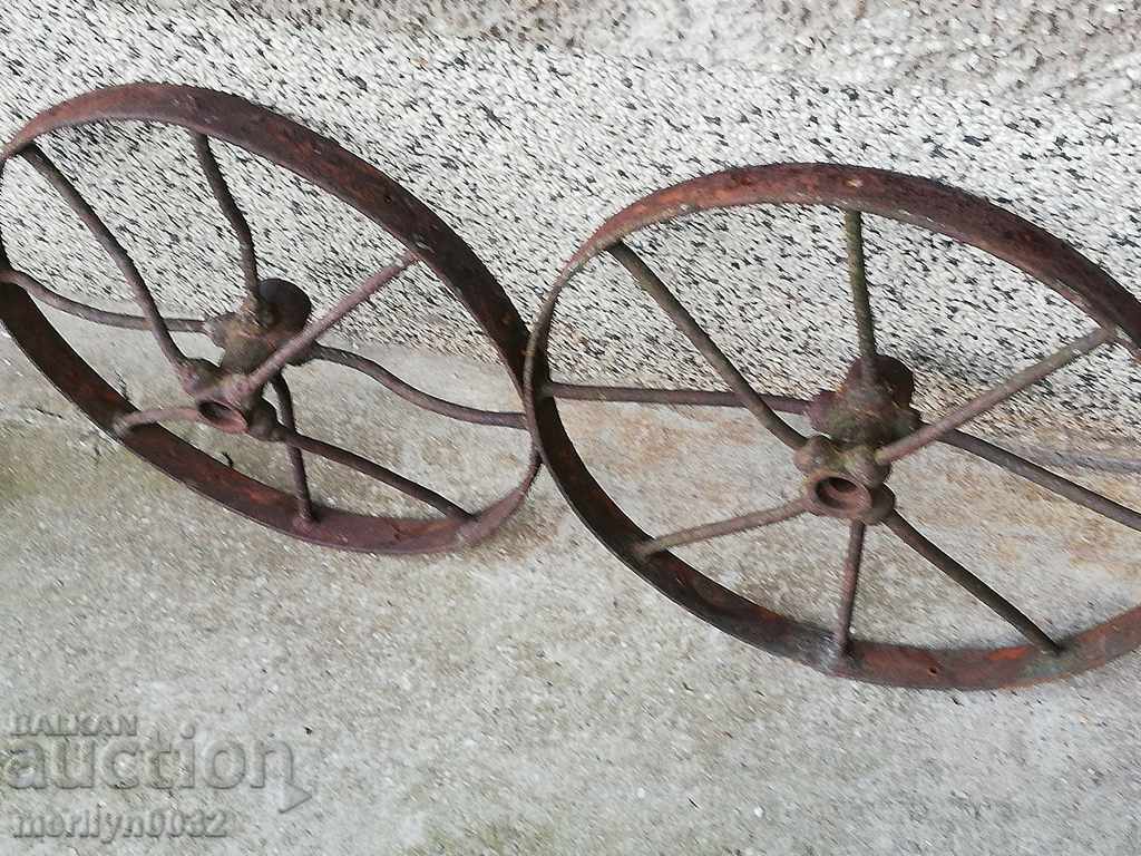 Ένα ζευγάρι σφυρήλατων τροχών σιδήρου - 5 Ένα ζευγάρι σφυρήλατων τροχών σιδήρου - 5