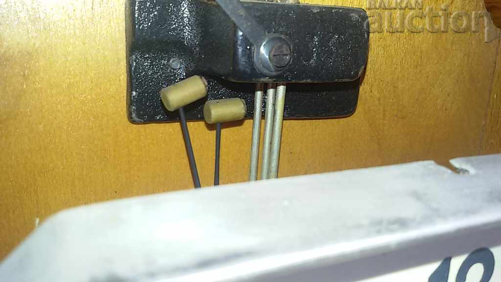 Доставка на соц стенен часовник Доставка на соц стенен часовник