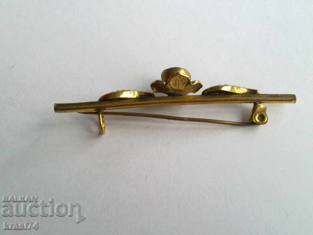 Gold-plated brooch with price 10.00 BGN | € 5.11 Gold-plated brooch with price 10.00 BGN | € 5.11