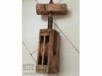 Стара дървена макара полиспаст скрипец  дървения ролки ролка