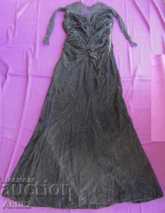 Auction 30 Women's Dress Auction 30 Women's Dress