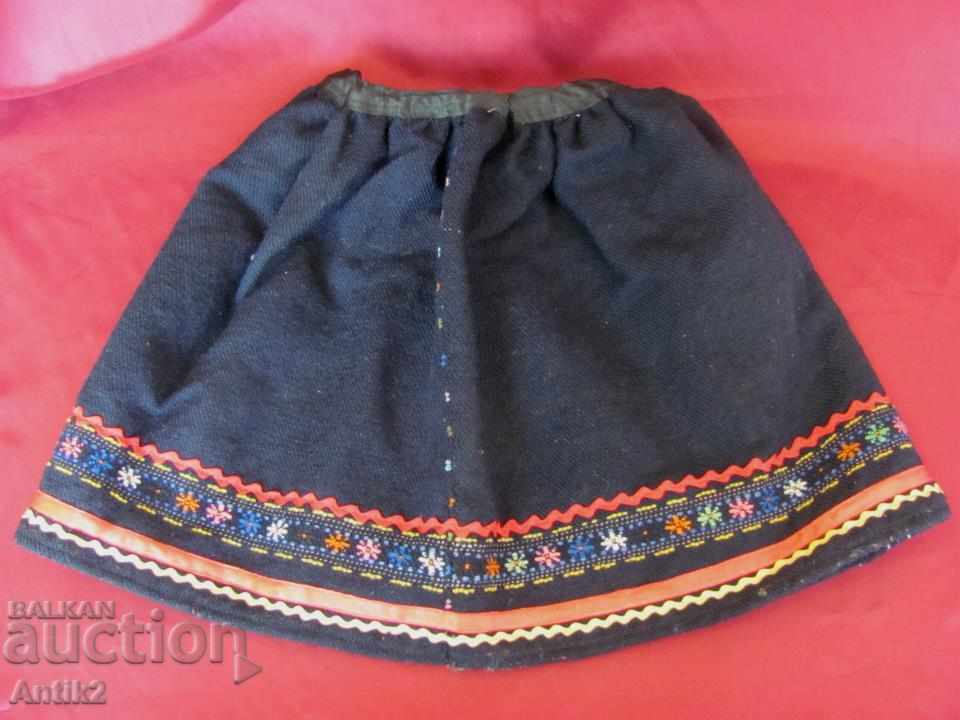 Παιδική κυματοειδής φορεσιά κοστουμιών του 19ου αιώνα με τιμή 80.00 BGN | € 40.90