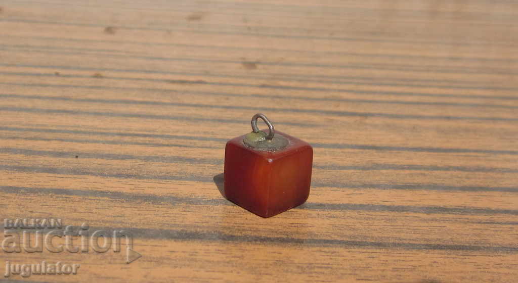 Ancient old amber pendant jewel dice jewel with price 25.00 BGN | € 12.78 Ancient old amber pendant jewel dice jewel with price 25.00 BGN | € 12.78