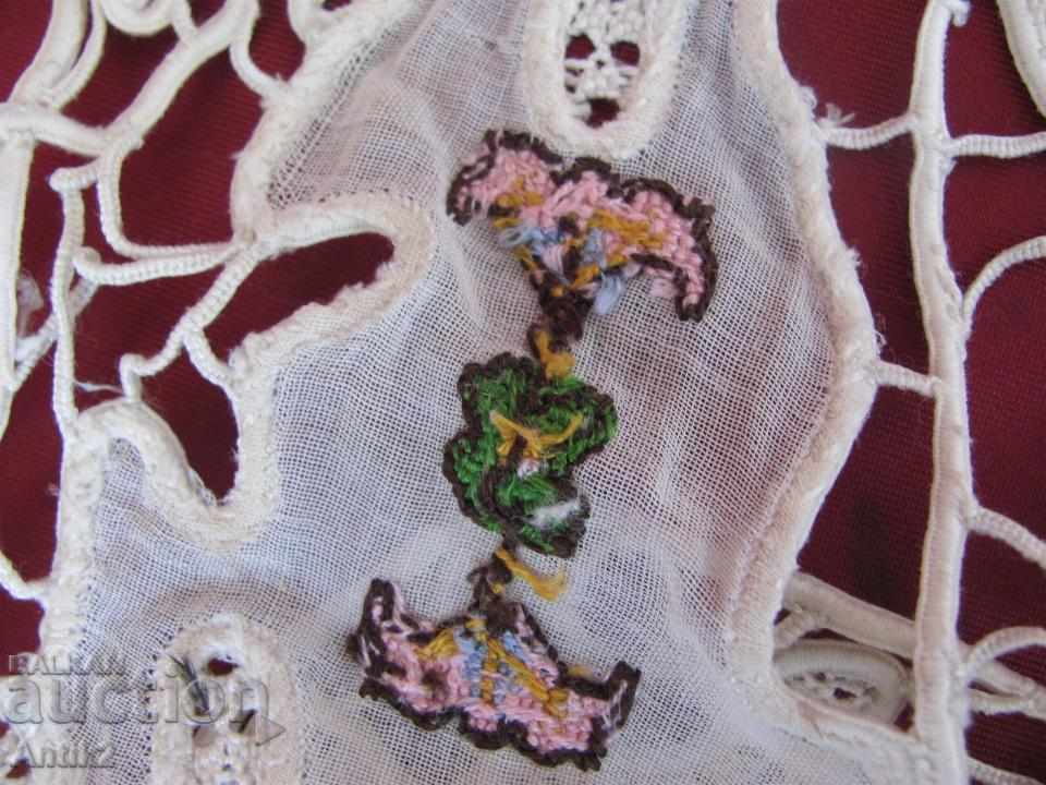 O cutie de brodat veche de brodat - 6