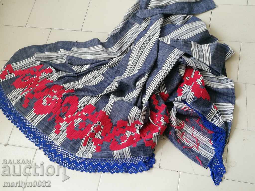 Auction Old handwoven bed sheet with lace border embroidery Auction Old handwoven bed sheet with lace border embroidery