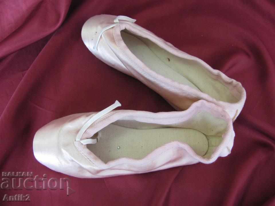 Auction The 30 Ballerins Auction The 30 Ballerins