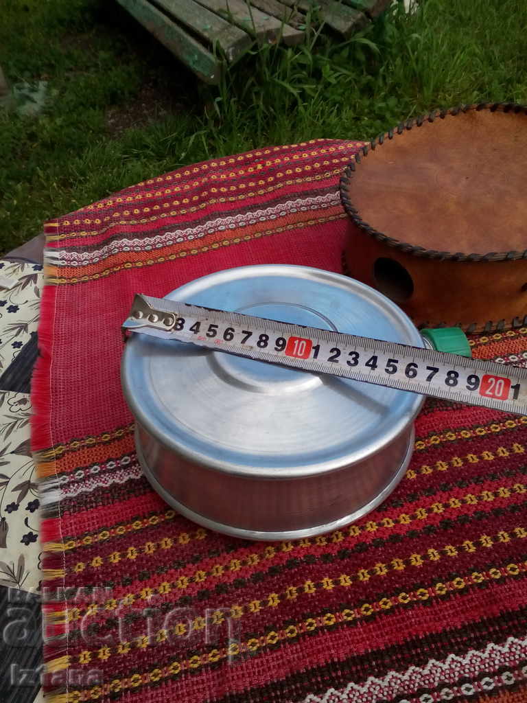 Delivery of Old vase, pour